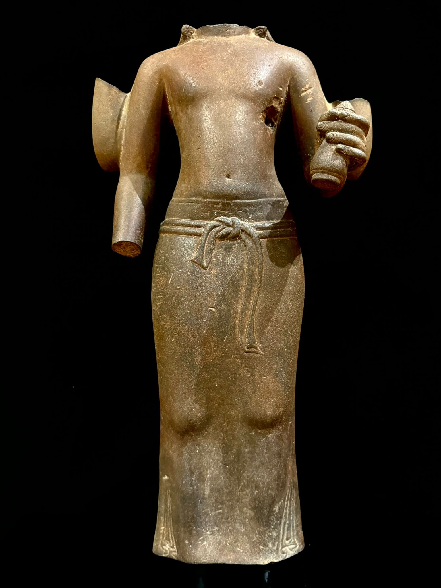 Hardstone torso of male divinity - 7640
